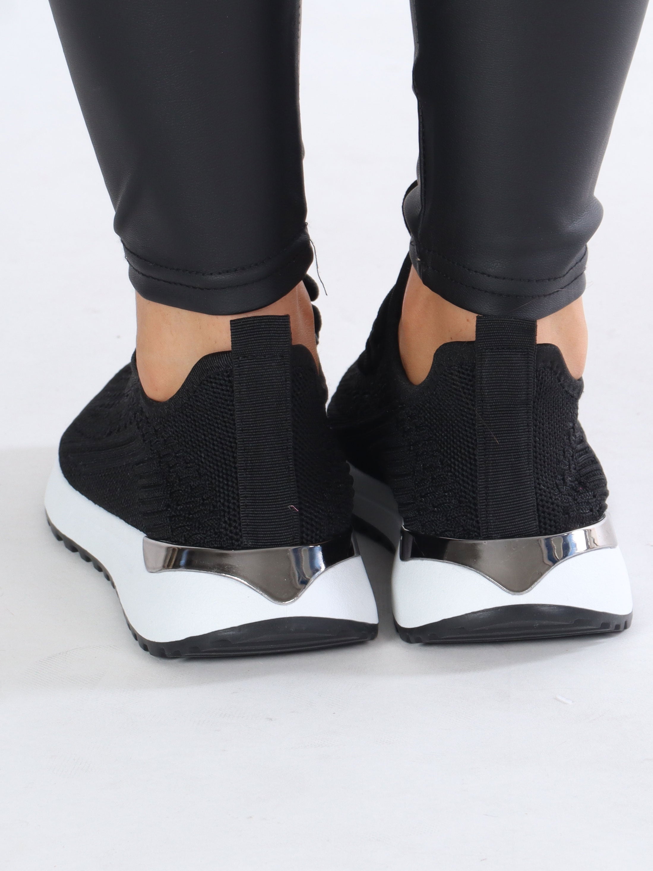 Arjana - Sokkesneakers med hvid sål